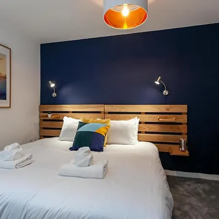 Stunning 2 Bed Flat 5Min To Old Trafford Stadium Manchester Exterior photo